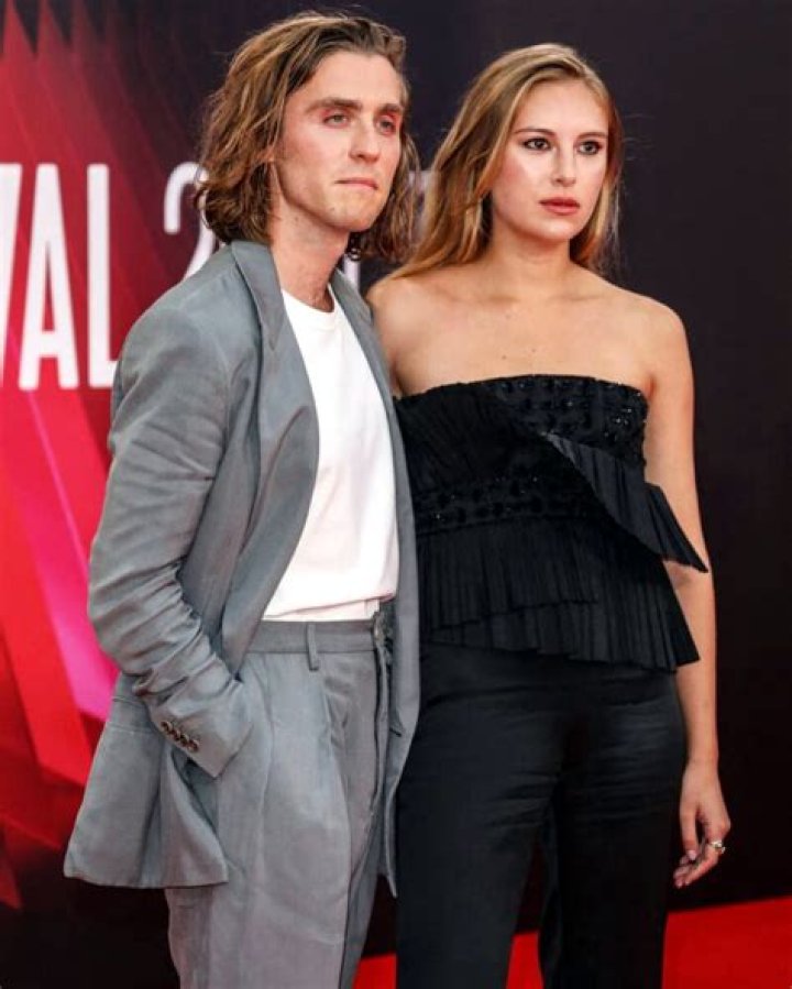 Is Jack Farthing Married To Hanako Footman? |