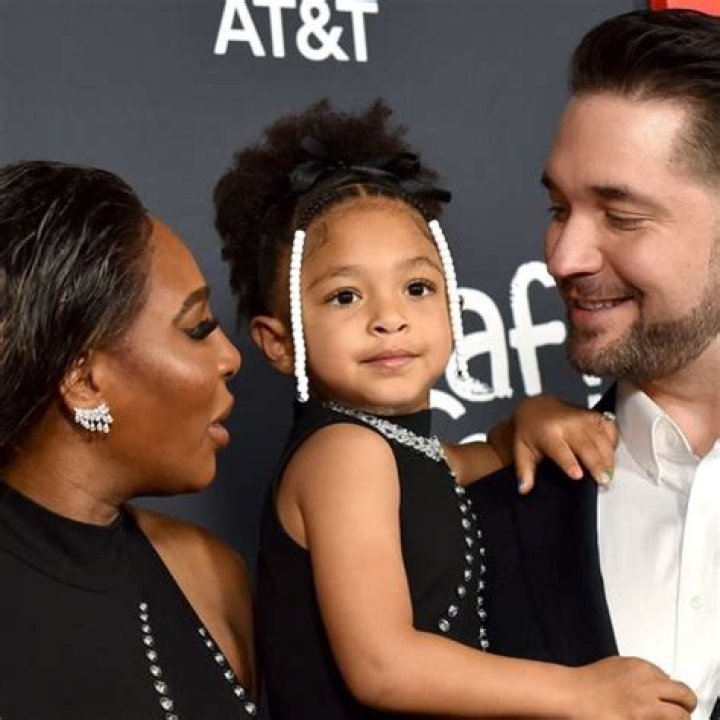 Swavy Lee - Age, Bio, Birthday, Family, Net Worth