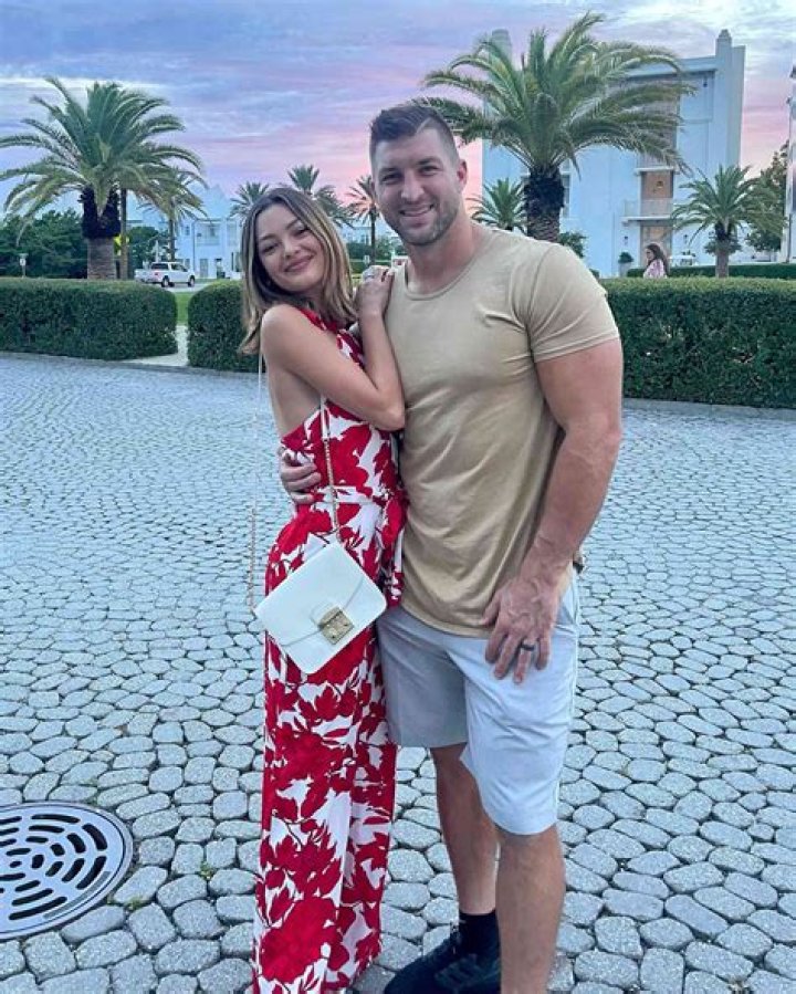 Tim Tebow – Bio, Married, Wife, Girlfriend, Age, Net worth, Is he gay?