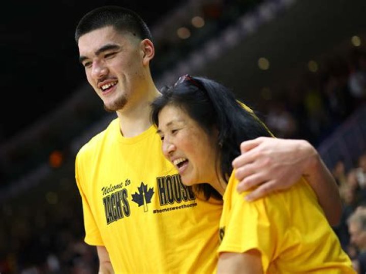 Who Are Julia & Glen Edy? Details To Know About Purdue Boilermakers Zach Edey Parents